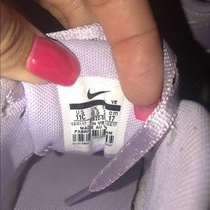 Girls Nikes size 11c
